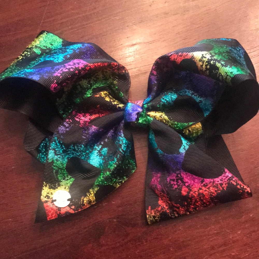 Black heart graffiti Jojo bow